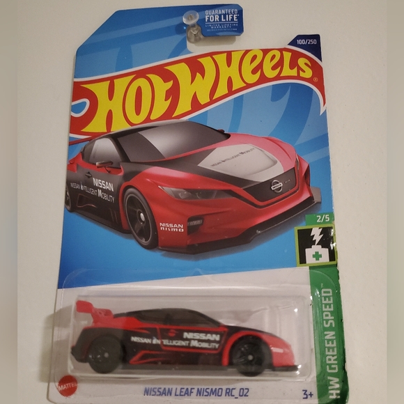Nissan Leaf Nismo RC_02 Red Hot Wheels Green Speed Series 2/5 - Picture 1 of 4